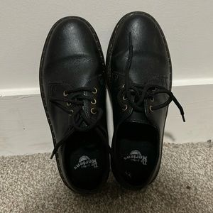Dr. Martens barely worn black low cut shoes